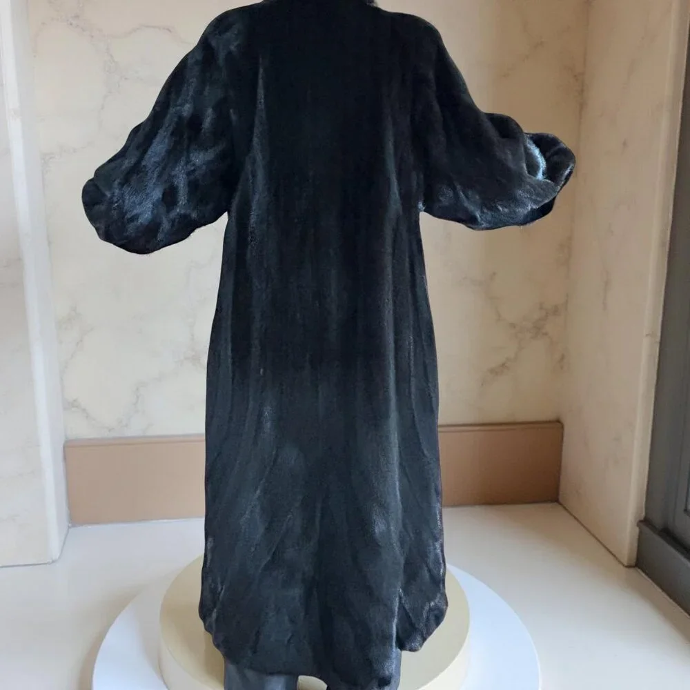 **LUXURY LISTING — VINTAGE FEMALE MAHOGANY MINK COAT-SZ S/M - Picture 8 of 8